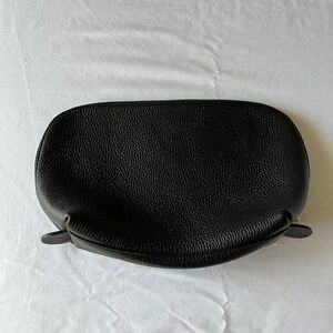 Cuyana Leather Travel Case (Large)